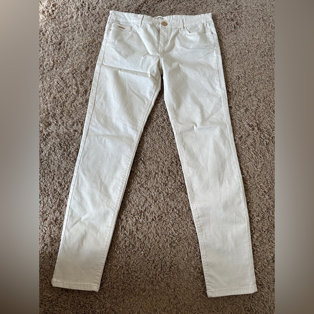 Stradivarius mid-rise cream colored women’s jeans